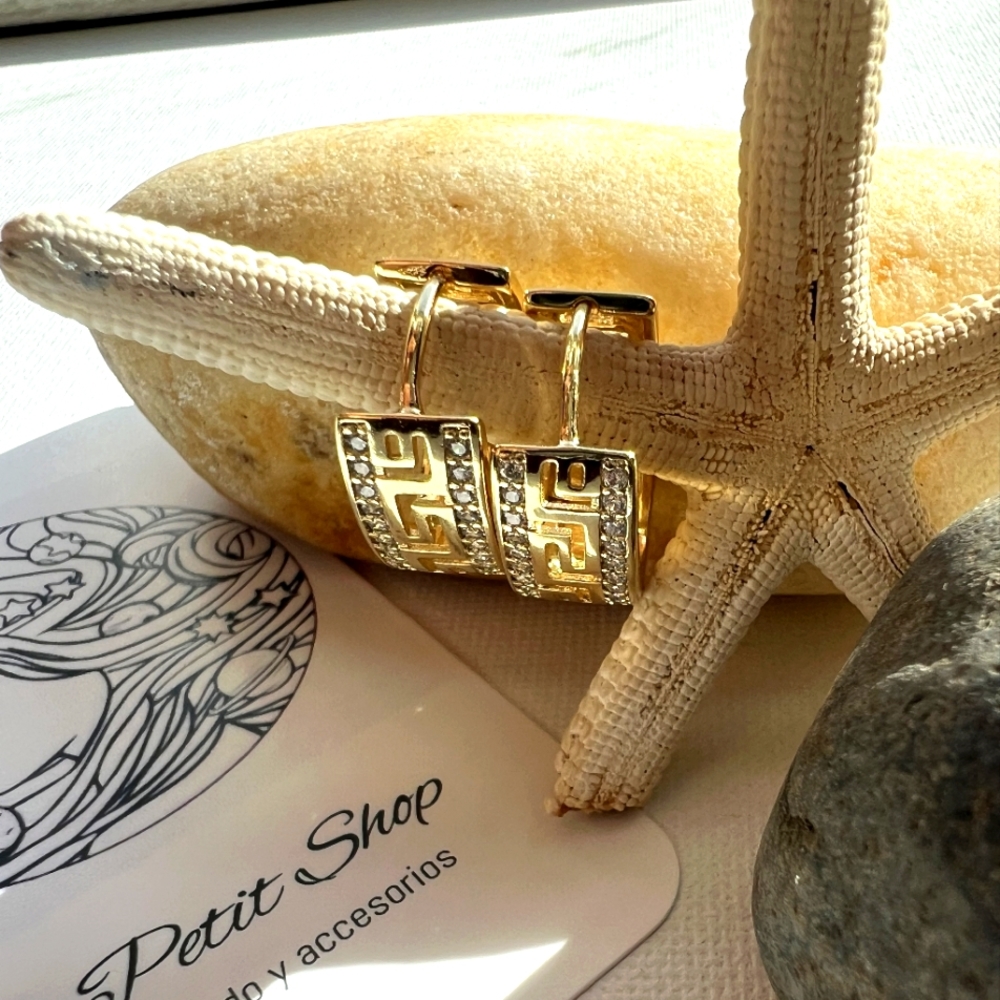 Laminated Gold and Zirconia Hoops size 150 mm. Of inspiration.They are beautiful